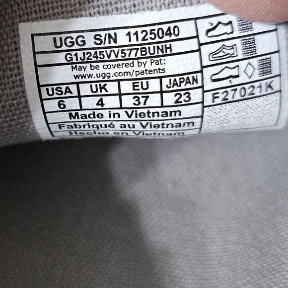 🩶 UGG Luciah 🩶 - Picture 10 of 15